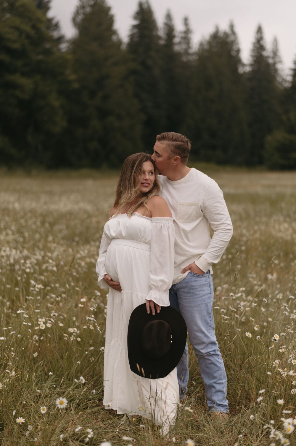 Snohomish Family Photographer Snohomish Maternity Photographer Seattle Maternity Photographer PNW Maternity Photographer