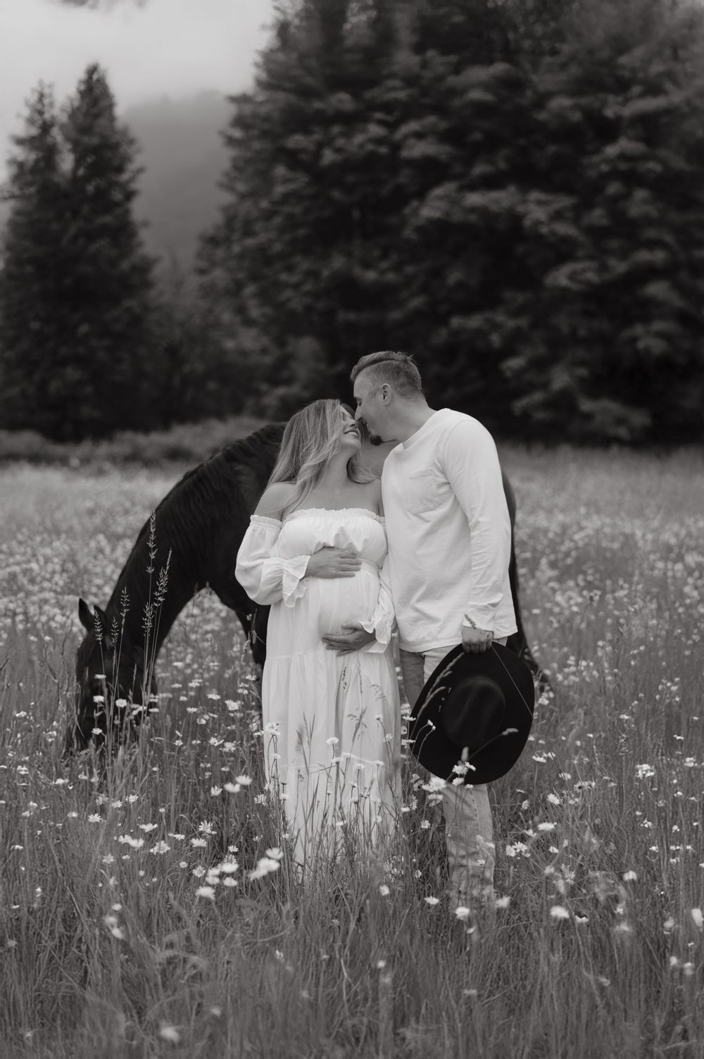 Snohomish Family Photographer Snohomish Maternity Photographer Seattle Maternity Photographer PNW Maternity Photographer
