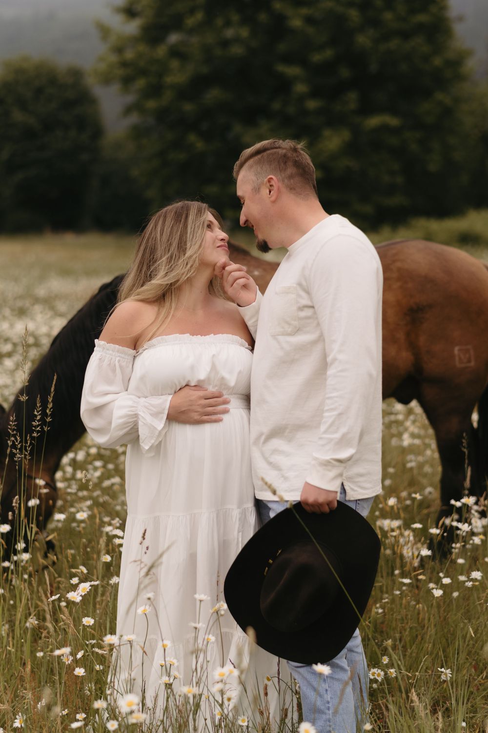 Snohomish Family Photographer Snohomish Maternity Photographer Seattle Maternity Photographer PNW Maternity Photographer