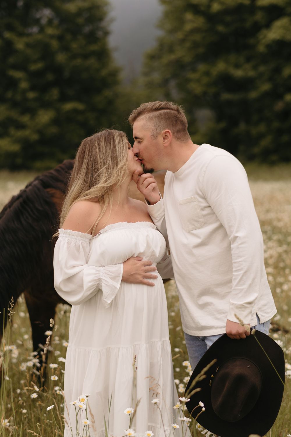 Snohomish Family Photographer Snohomish Maternity Photographer Seattle Maternity Photographer PNW Maternity Photographer