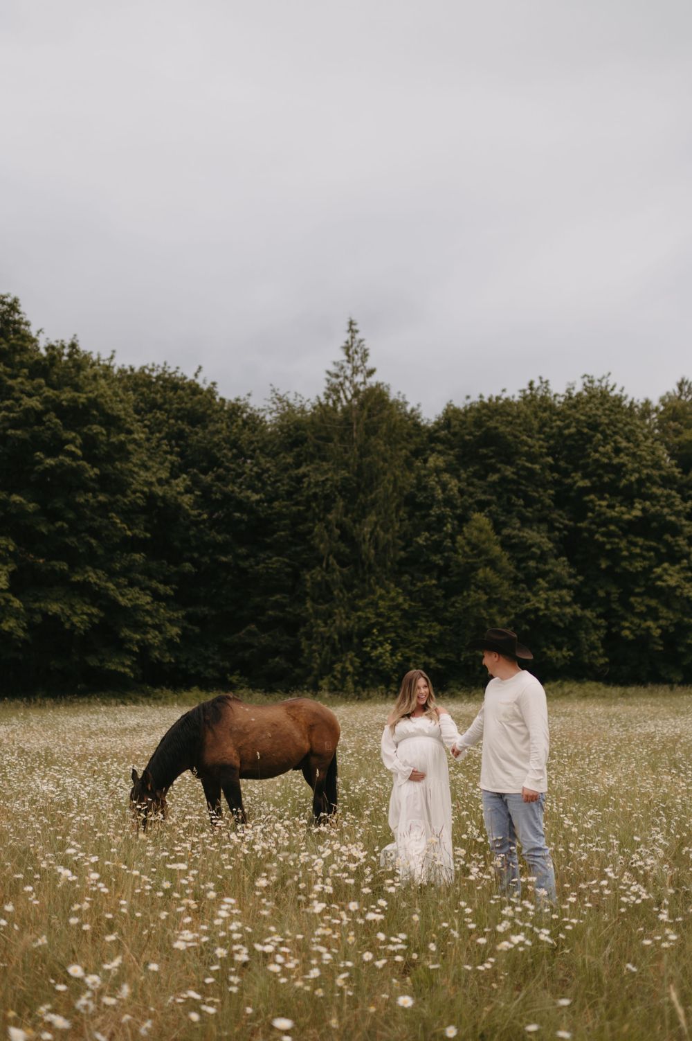 Snohomish Family Photographer Snohomish Maternity Photographer Seattle Maternity Photographer PNW Maternity Photographer