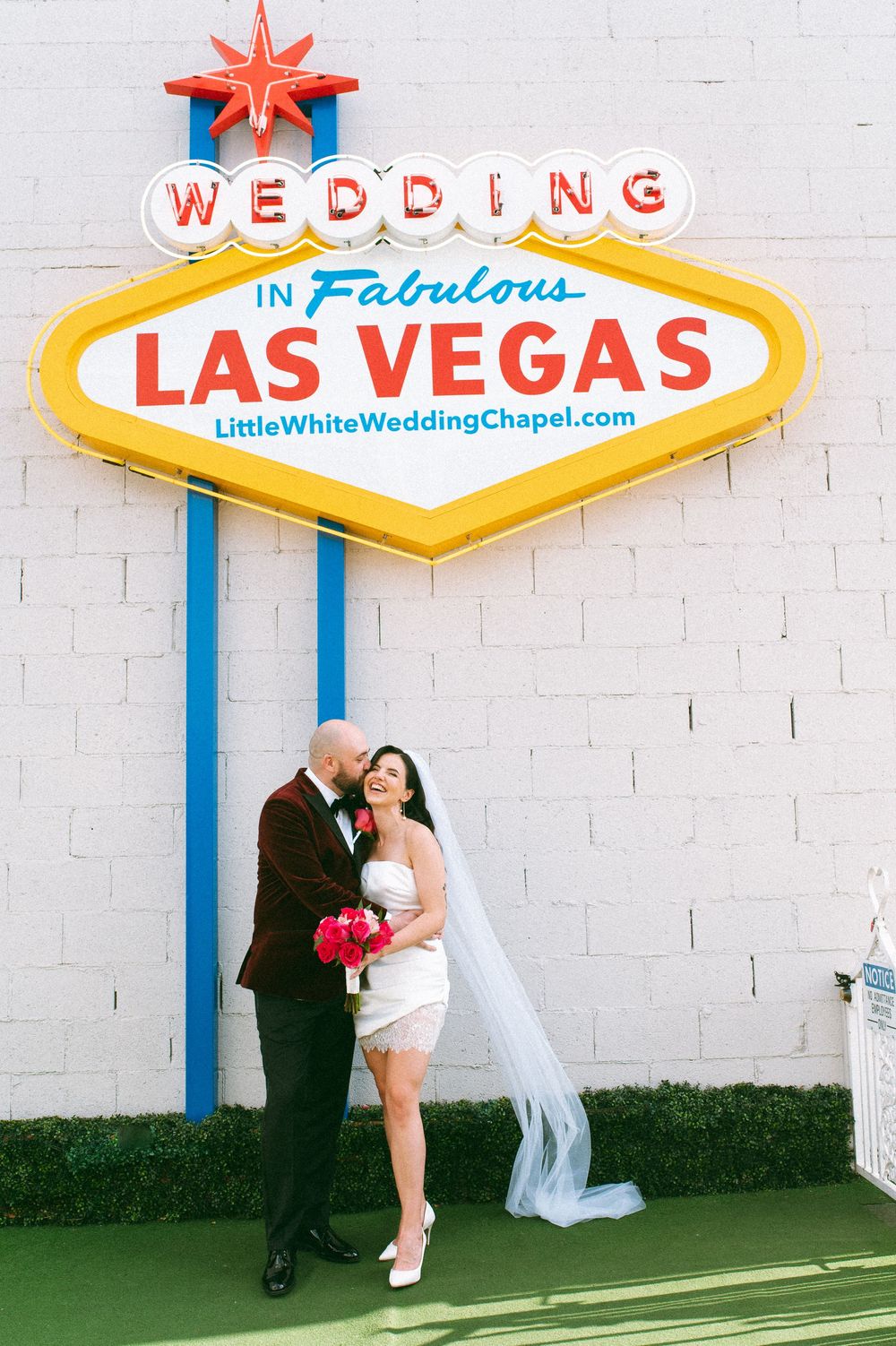 Little White chapel vintage elopement