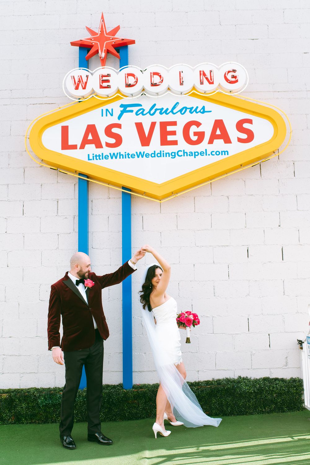 Little White chapel vintage elopement