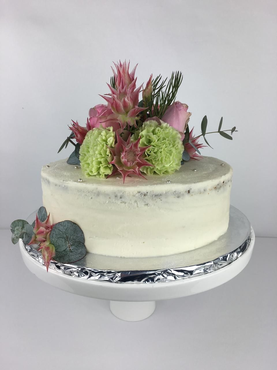 Gift a cake in Howick South Africa – Flourish Bakery’s homemade cake with beautiful fresh flowers, lovingly baked and hand-delivered