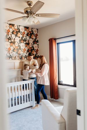 Lifestyle newborn photographer Fort Wayne Indiana