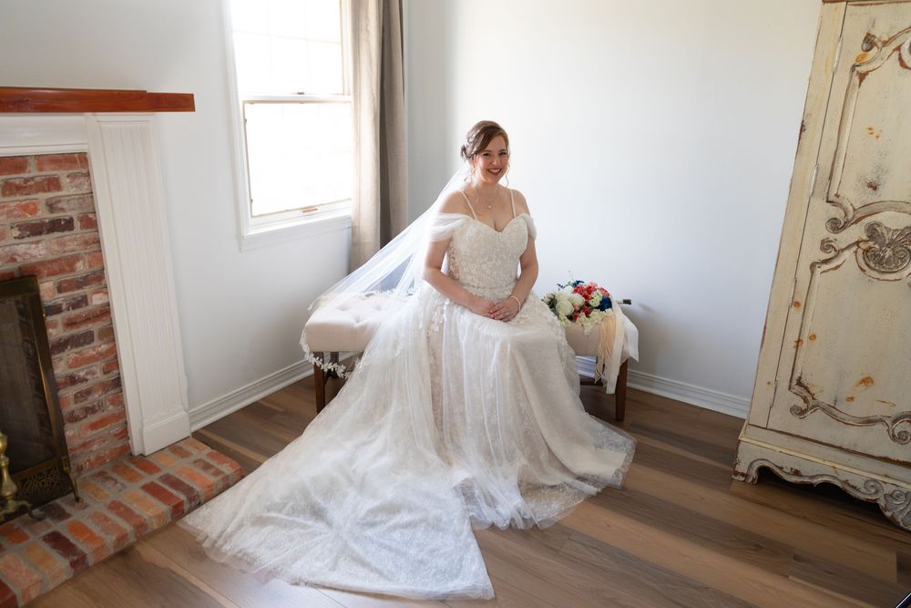 Editorial style wedding photographer in Tampa, Clearwater, St Pete, Sarasota, Naples, and Dunedin, Florida
