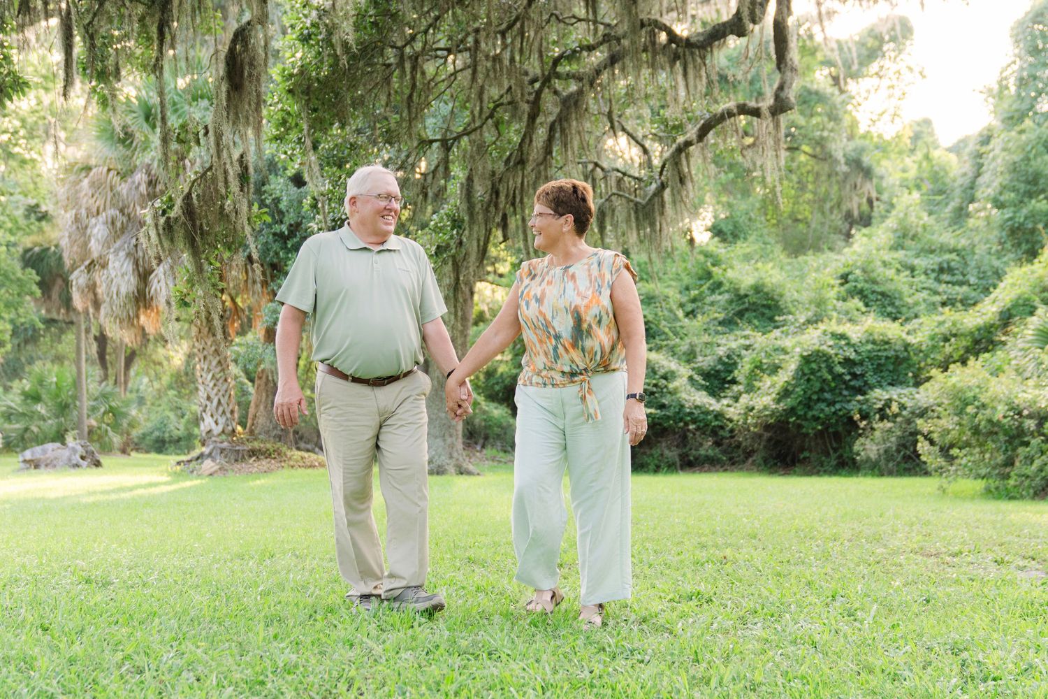 Couple celebrates their wedding anniversary in the Golden Isles with photography session in the historical coastal Georgia with Lindy Rebro.