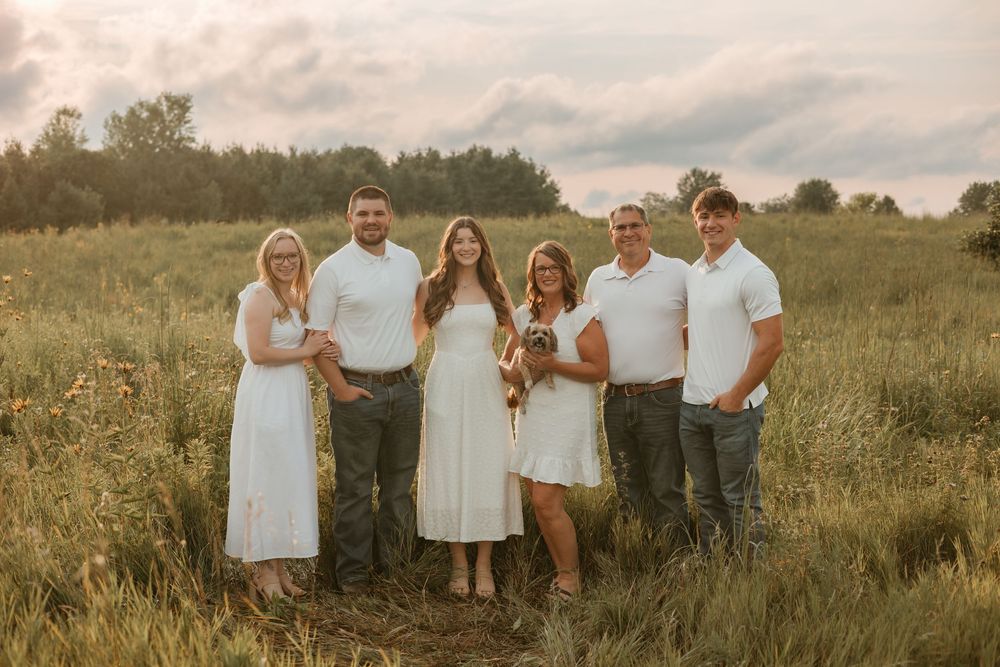 sunset family photos in field