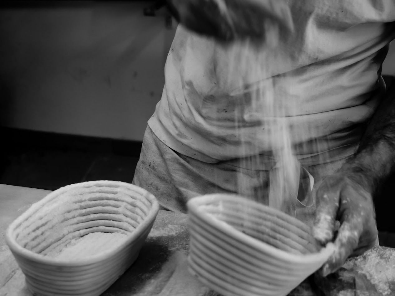 Photographie de savoir-faire artisanal en atelier