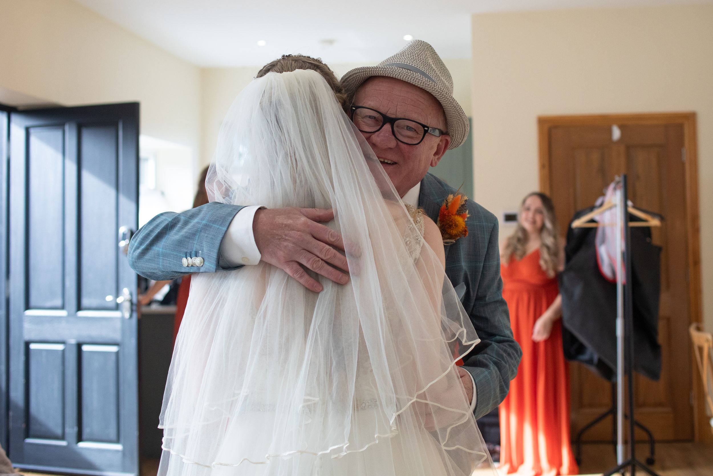 Brides reveal to her father on her wedding day
