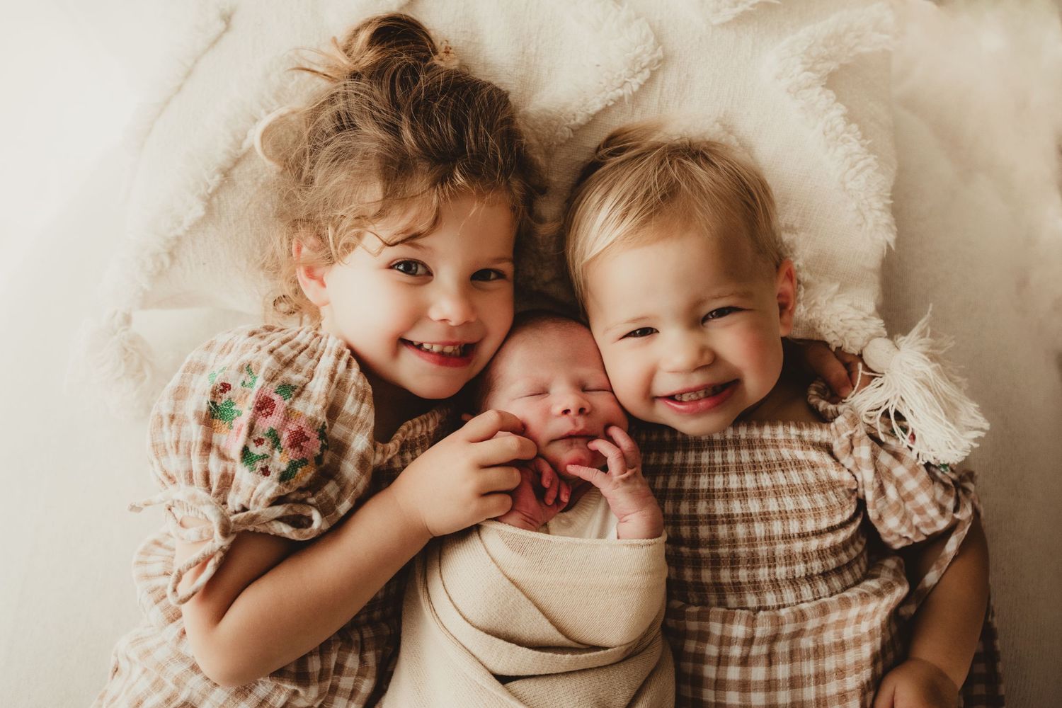 sibling family newborn session natural light studio taree tinonee