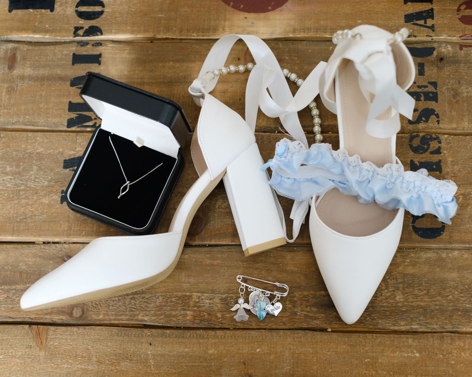 Bridal shoes, jewellery and garter