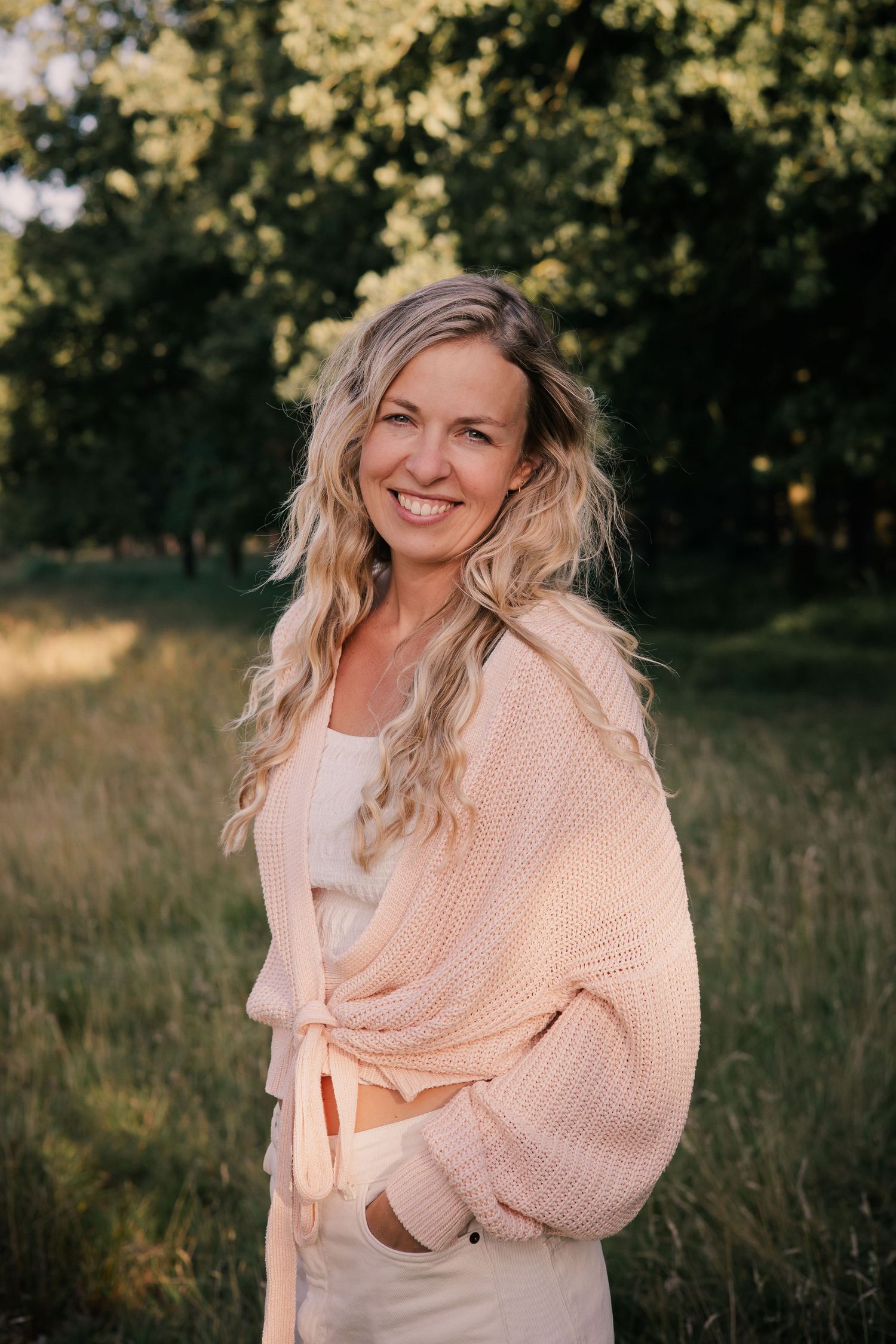 Brandingshoot 
Personal Branding shoot 
zichtbaarheid 
ondernemers 
zzp 
merk 
zakelijk 
zakelijke fotografie
Twente
Tilligte
