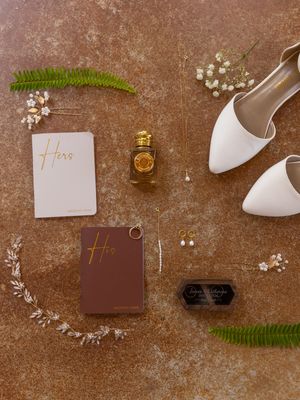 Orlando luxury wedding photographer captures the details of a flat-lay.