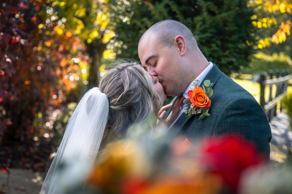 Bride and groom kiss at Goosedale, Nottinghamshire, Wedding Photography