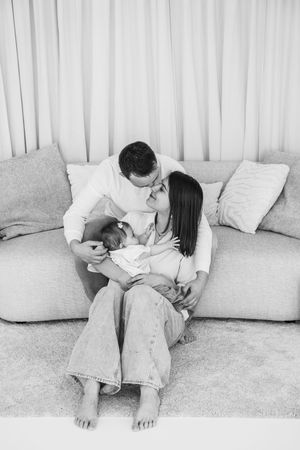 Op zoek naar een babyfotograaf in Edegem of Antwerpen? Deze babyshoots leggen elke fase zacht en puur vast