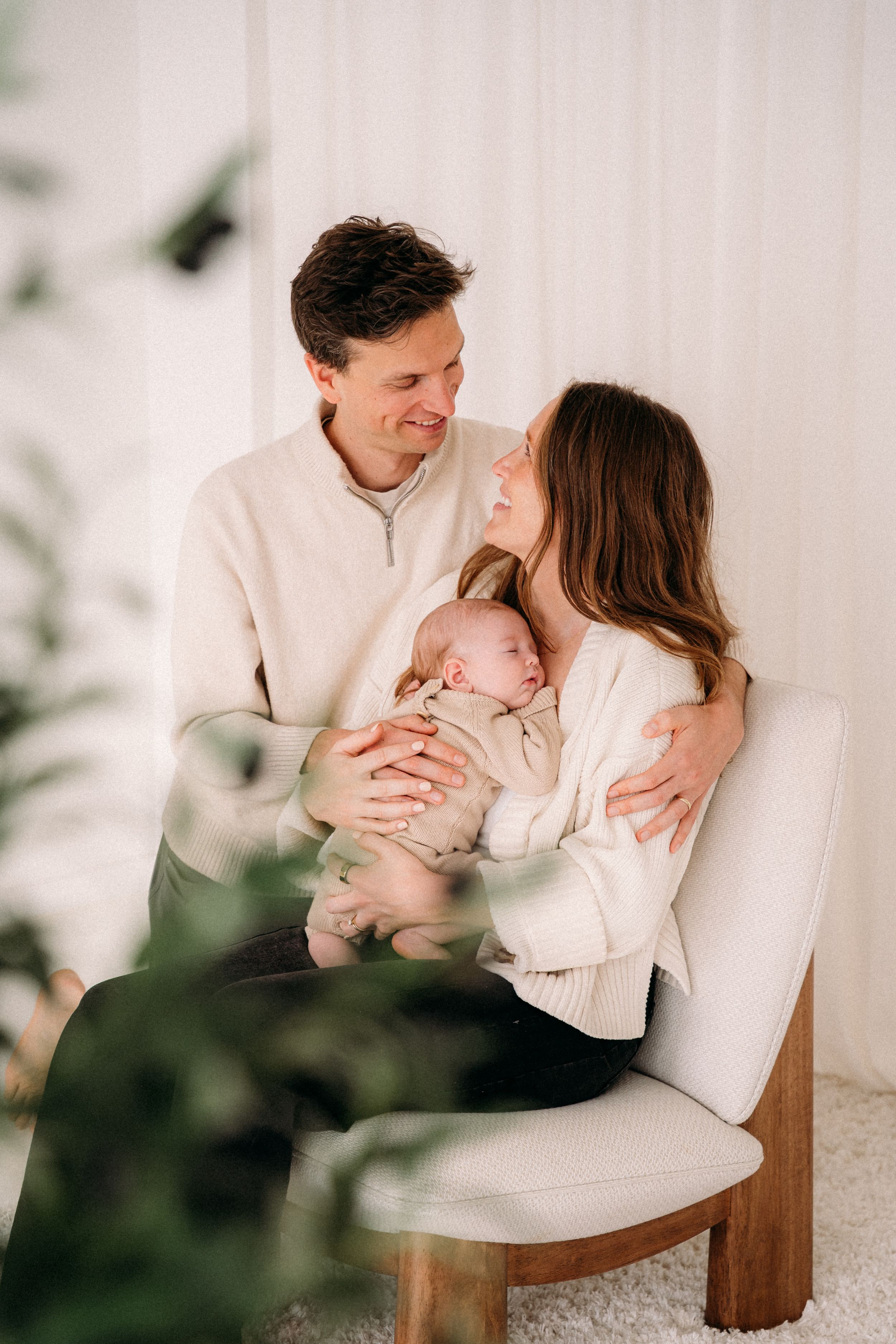 Warme en pure babyfoto’s in studio, helemaal op het tempo van jouw kindje