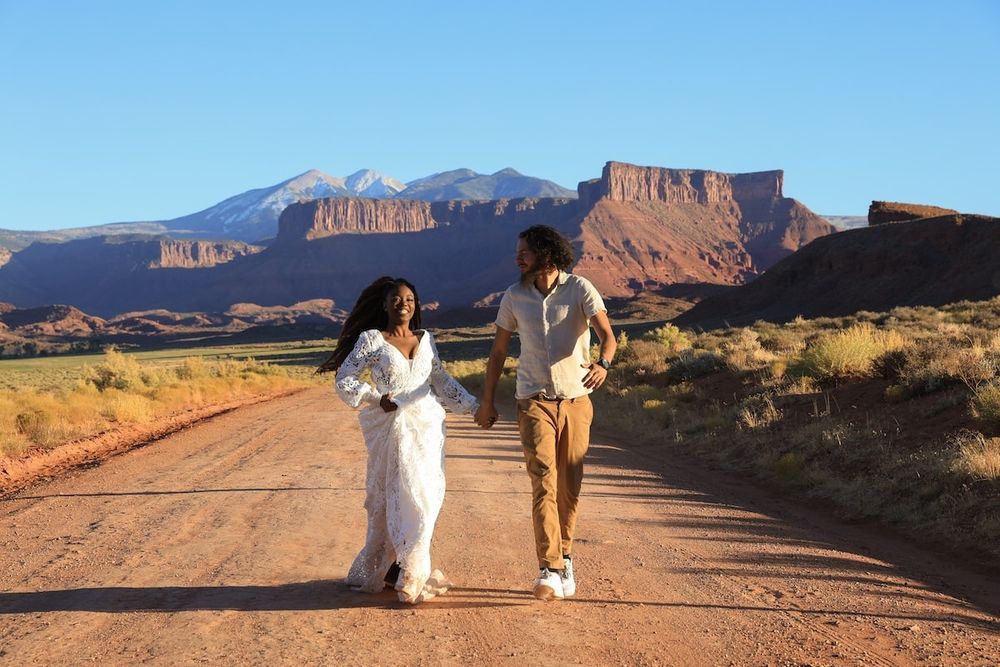 elopement at arches outside of the national park