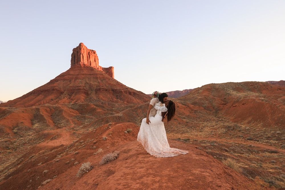 elopement at arches outside of the national park