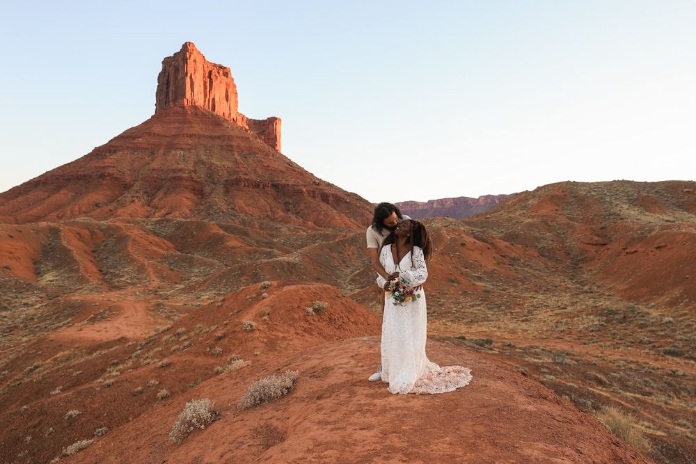 elopement at arches outside of the national park