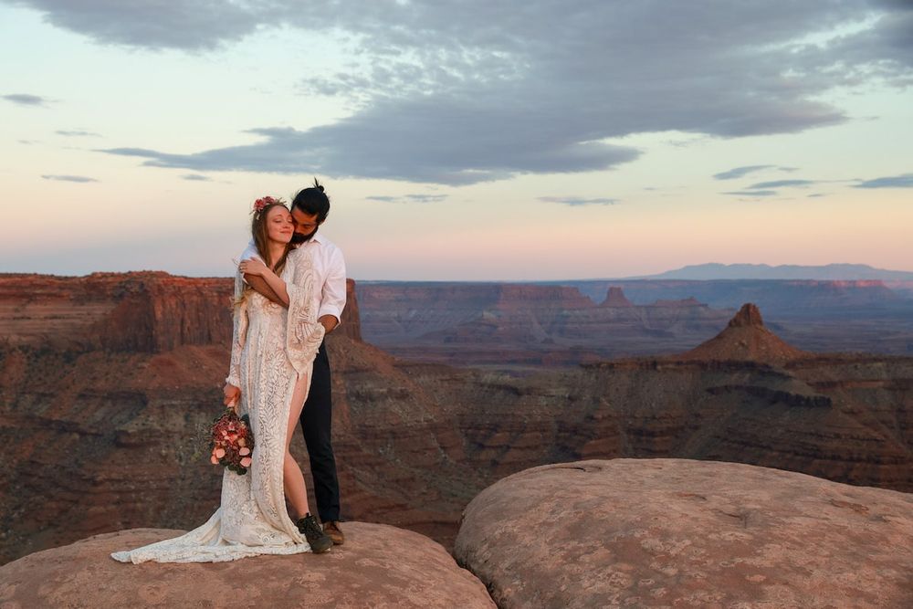 elopement at arches outside of the national park