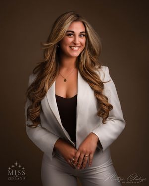 Zakelijk portret voor LinkedIn, fotostudio Zeeland