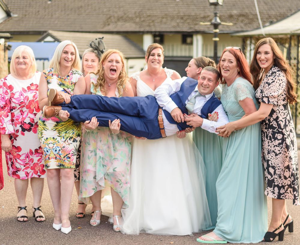Groom Pick up