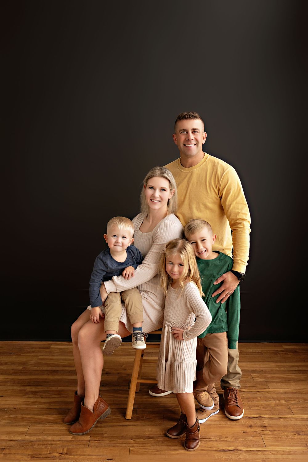 Family photos with Kendall Kuss Photography Lake Country family photographer, Watertown WI photography studio
