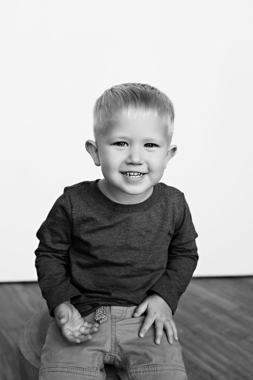 Family photos with Kendall Kuss Photography Lake Country family photographer, Watertown WI photography studio