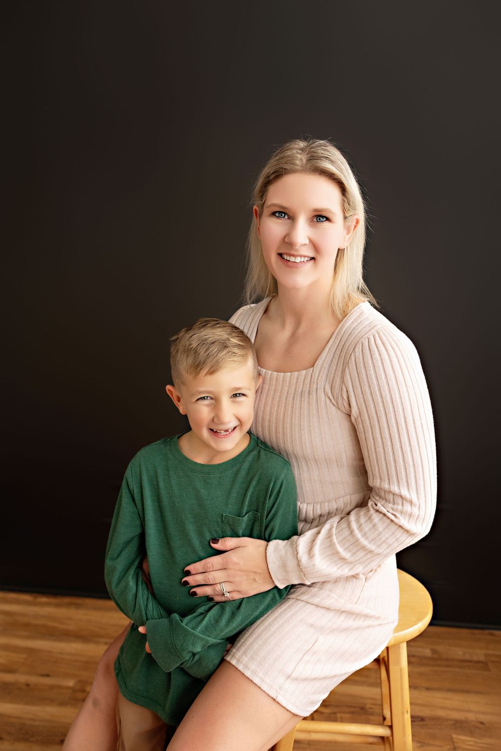 Family photos with Kendall Kuss Photography Lake Country family photographer, Watertown WI photography studio