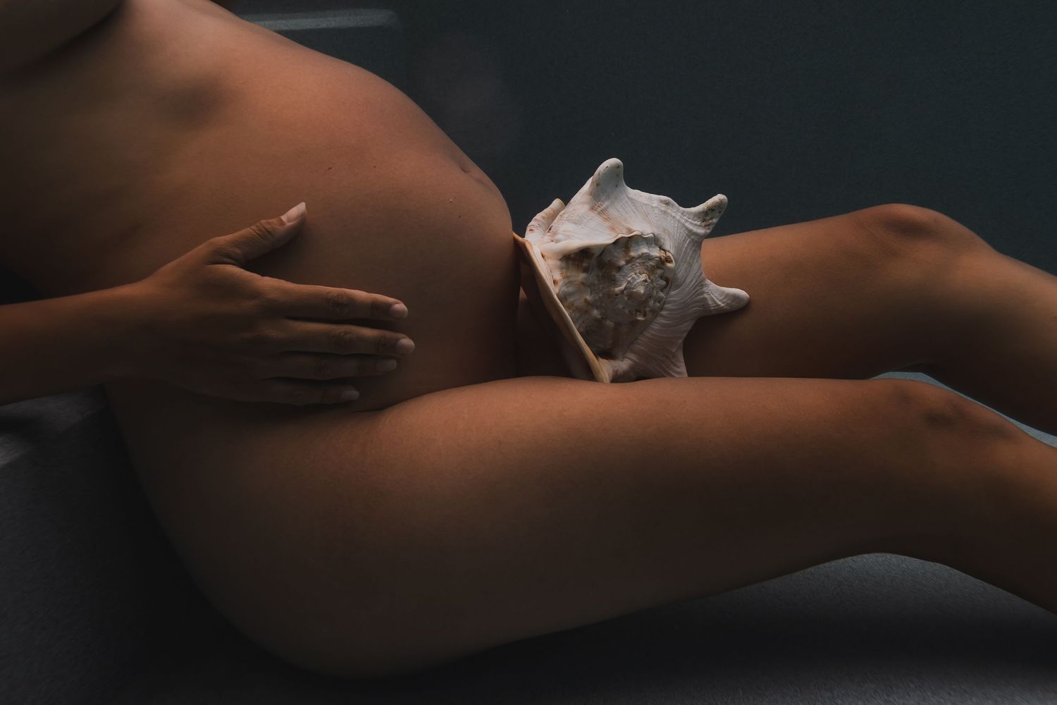 Underwater maternity photographer
