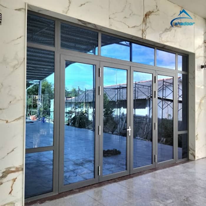 Vách ngăn cửa kính cường lực khung nhôm kính phản quang mờ ngăn sáng