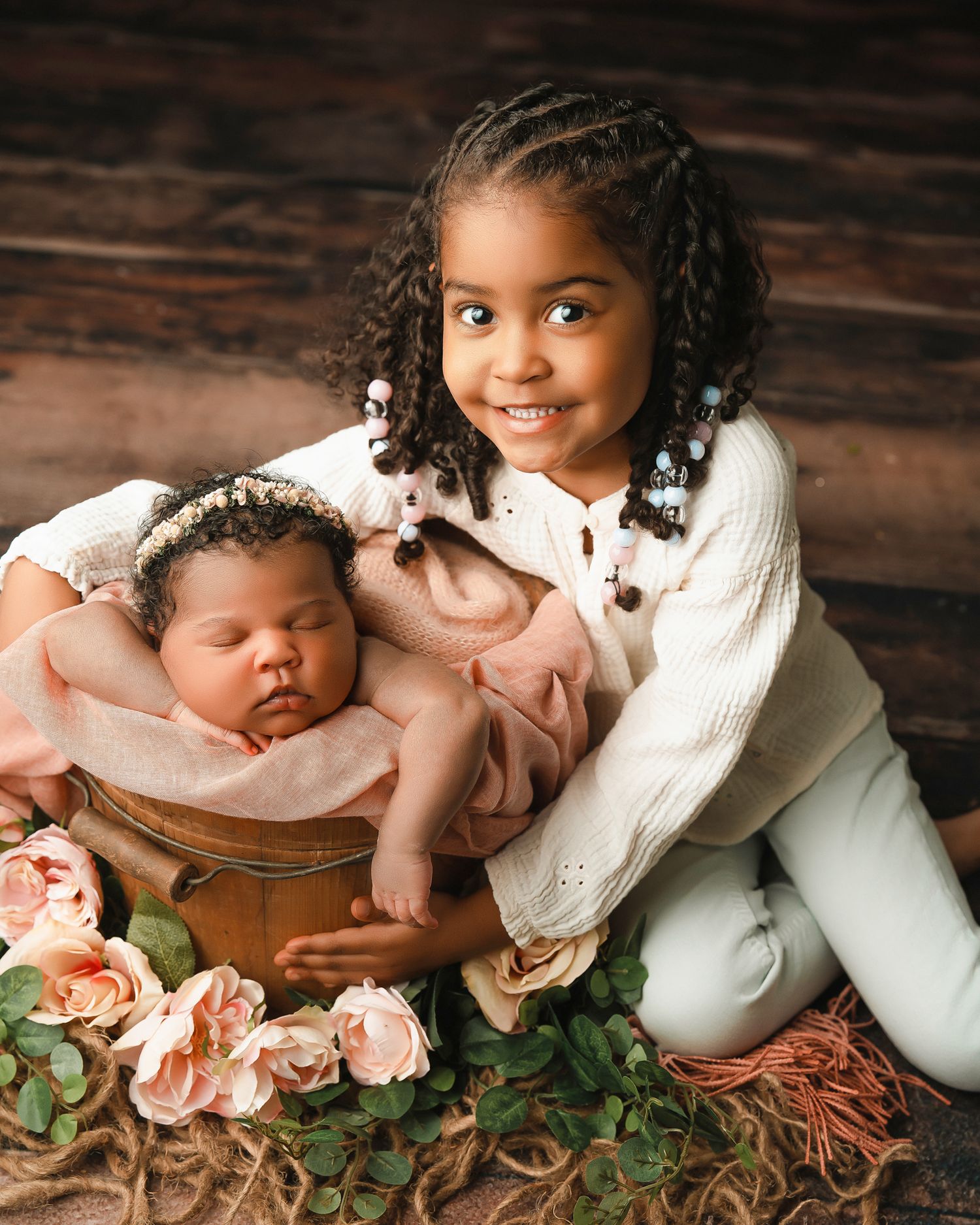 Newborn photography studio located in between Atlanta, Georgia and Birmingham, Alabama with full service photo studio.