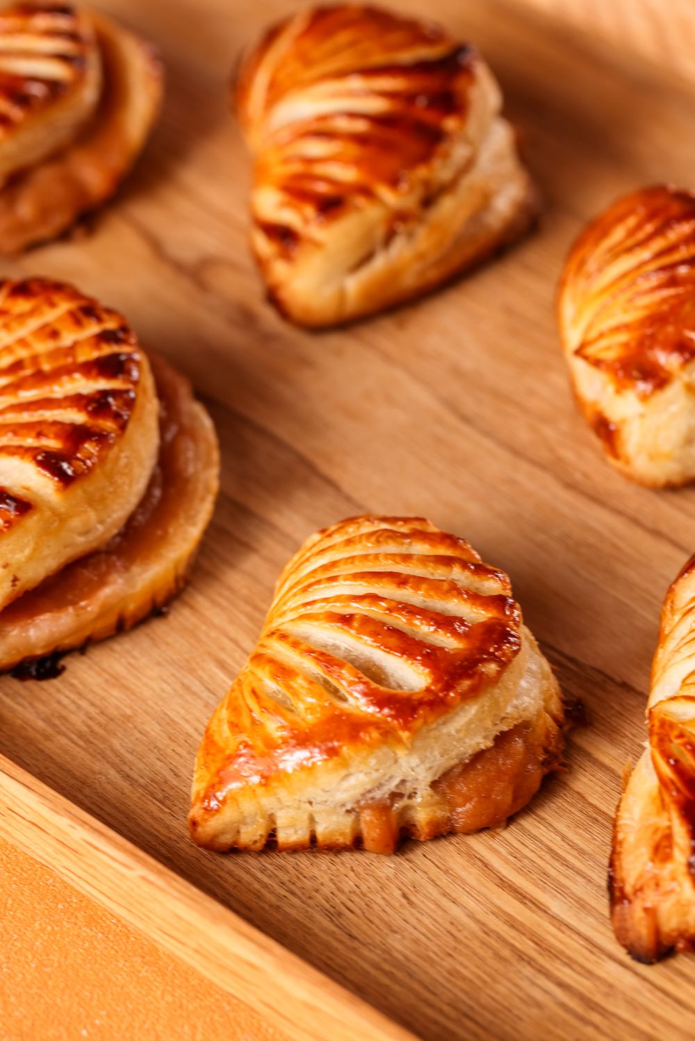 Chaussons aux pommes à la cannelle