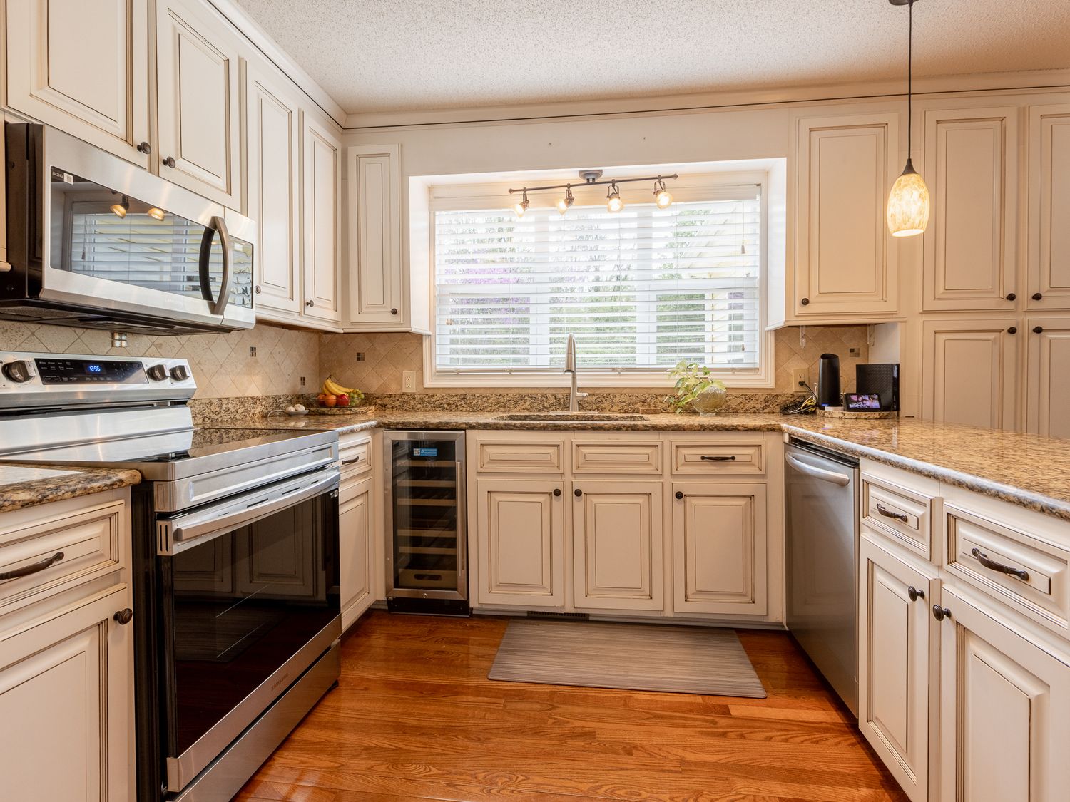 Luxury kitchen photographed by Tasha Cannaday Photography in Amherstburg