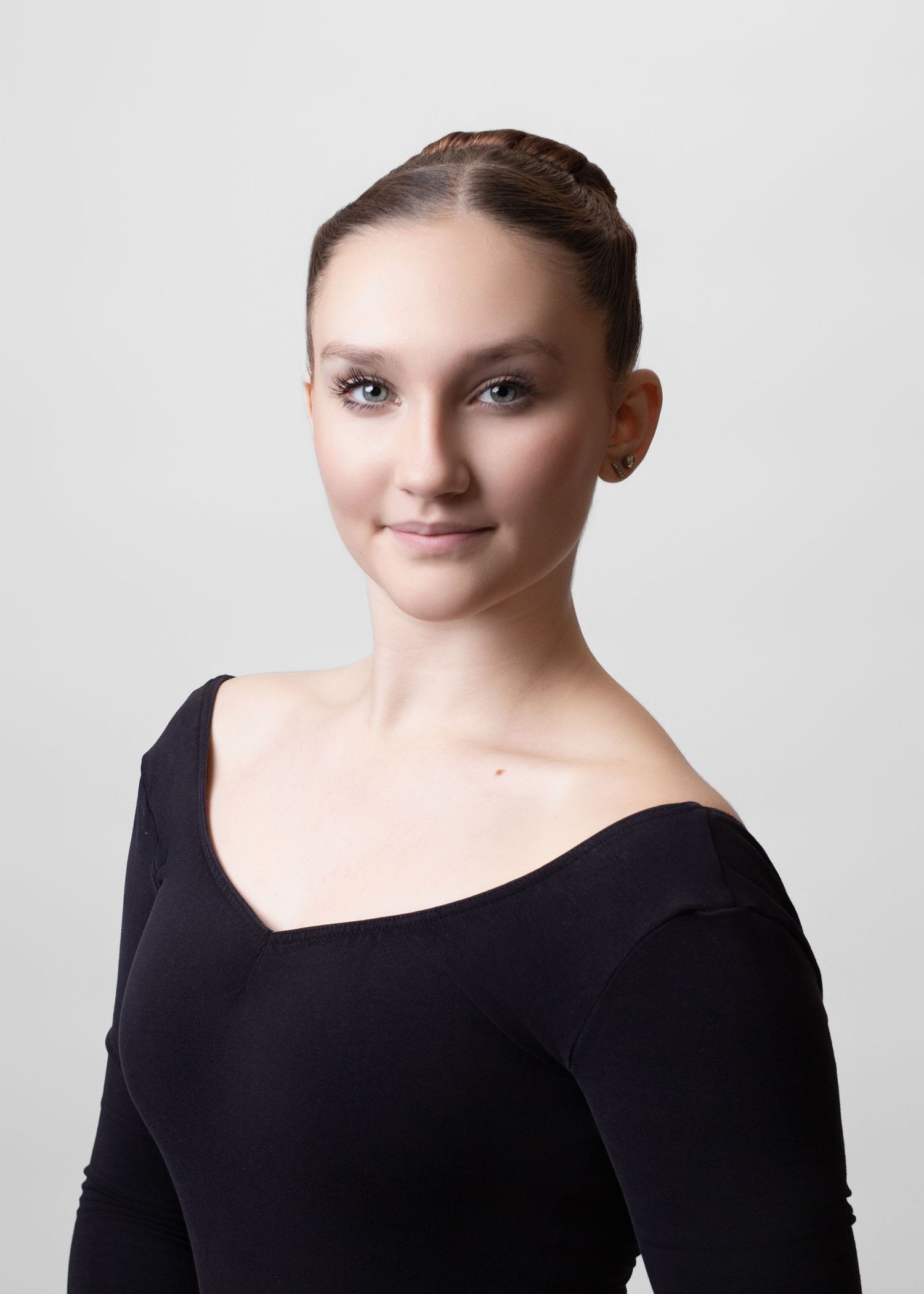 Professional Photographer Janesville Wisconsin
Headshots
Contemporary Dance
Studio Photography
Jessica Roth Photography
Ballet Audition