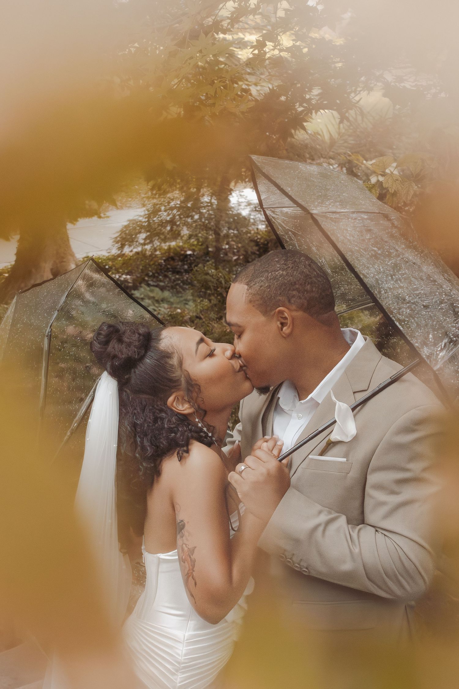 Wedding day photos at the Dallas arboretum