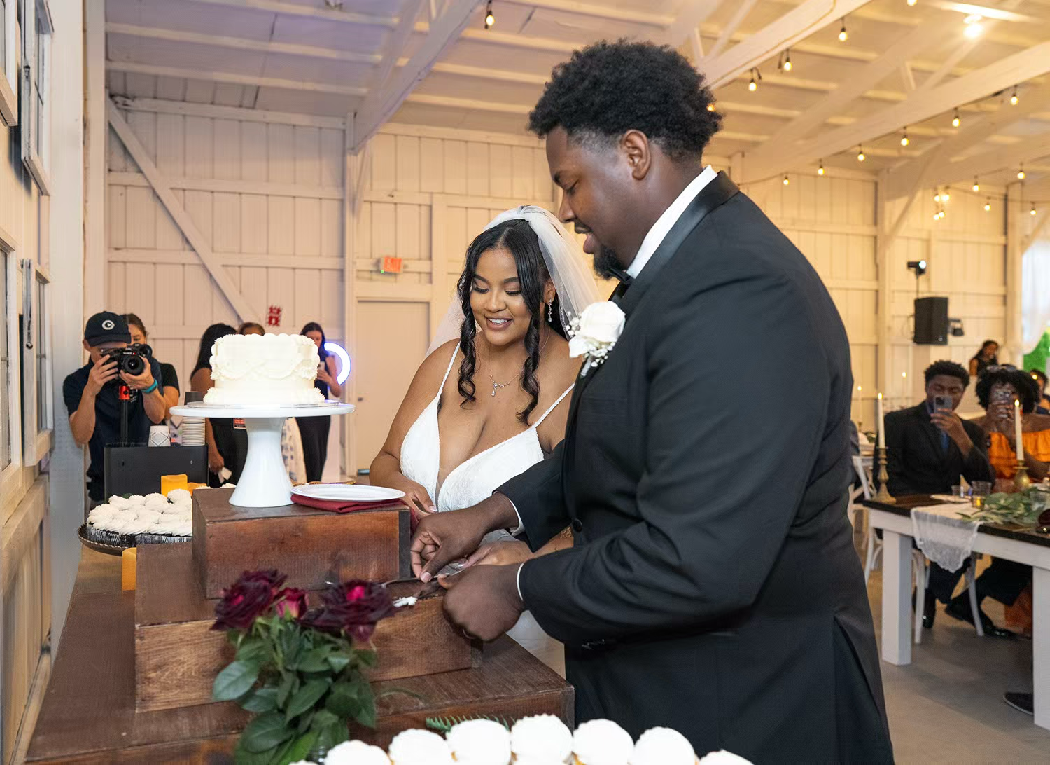 cake cutting at Alum Creek Farm Wedding