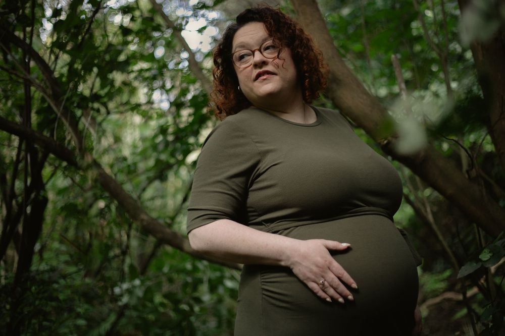 Maternity photoshoot photo taken by Andy Snaps.