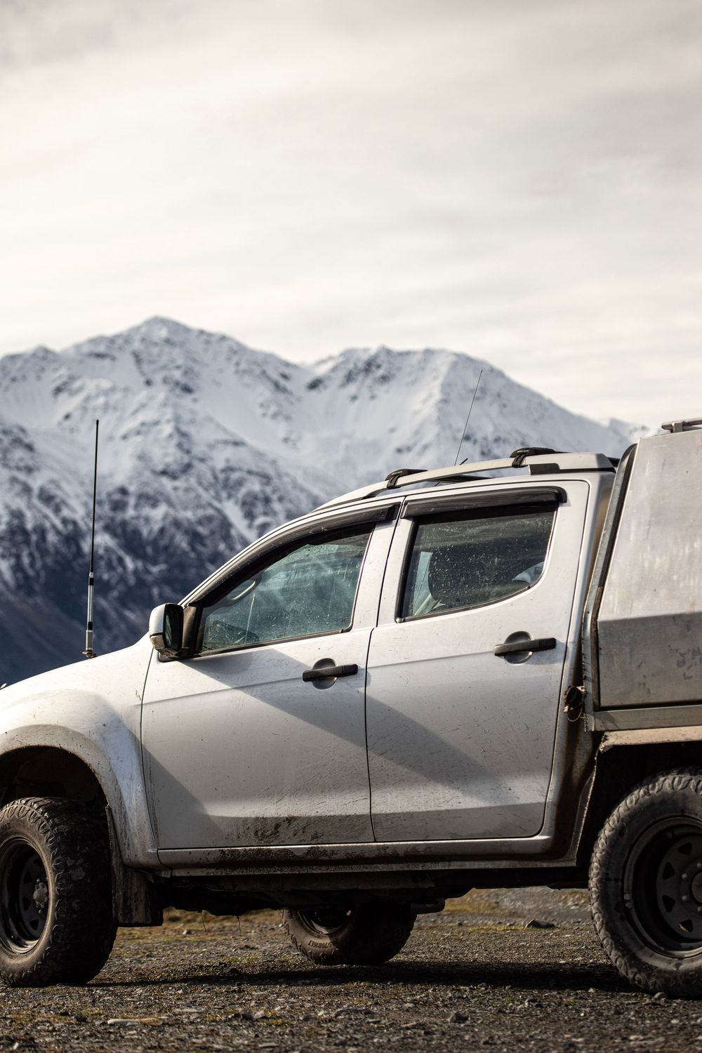 izuzu-dmax-4wd-ute-custom-built-ute-new-zealand-mountain-landscape-whisky-creek.jpg