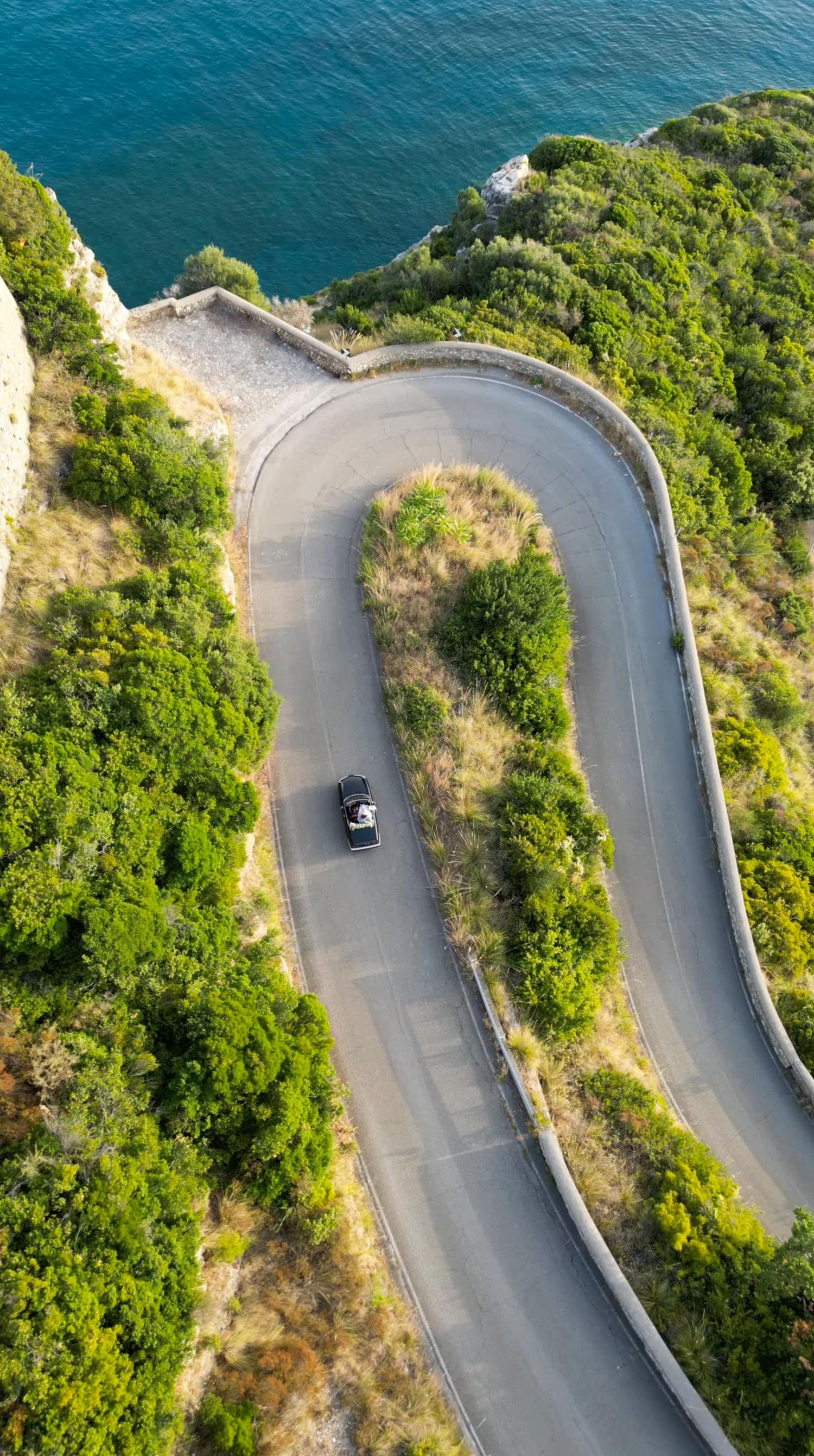 luxury destination wedding Calabria vintage car photoshoot