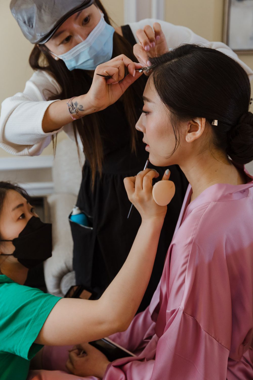 Bride getting ready at Windsor Arms in Toronto