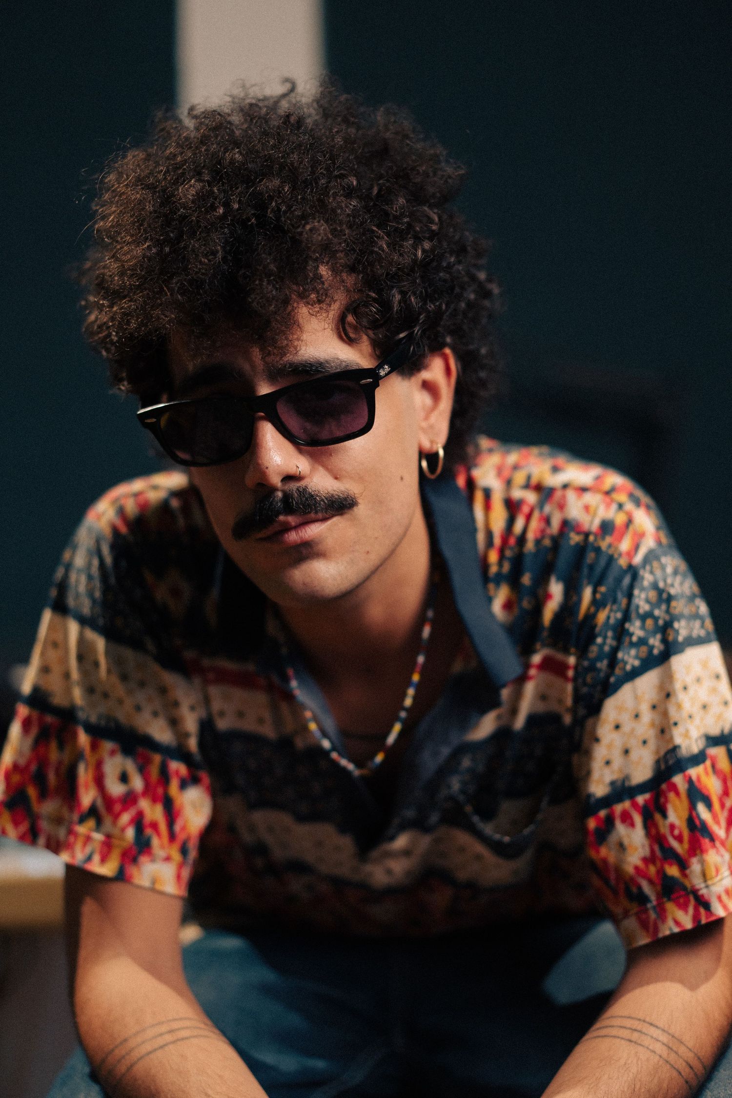 Ritratto per cantautore Renato d'amico per il suo press kit per presentazione di Sanremo allo studio Albagabba di Carrara