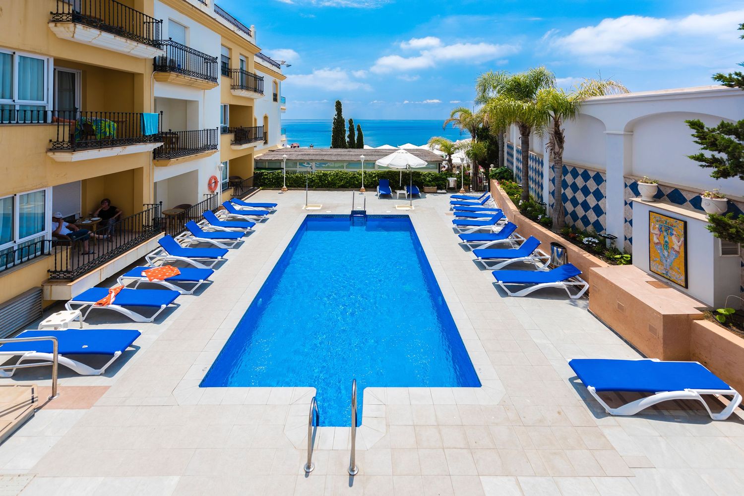 Luxury hotel photography and modern interior design in Costa del Sol, Nerja, Málaga, captured by photographer Robert Centurion. Cochran's