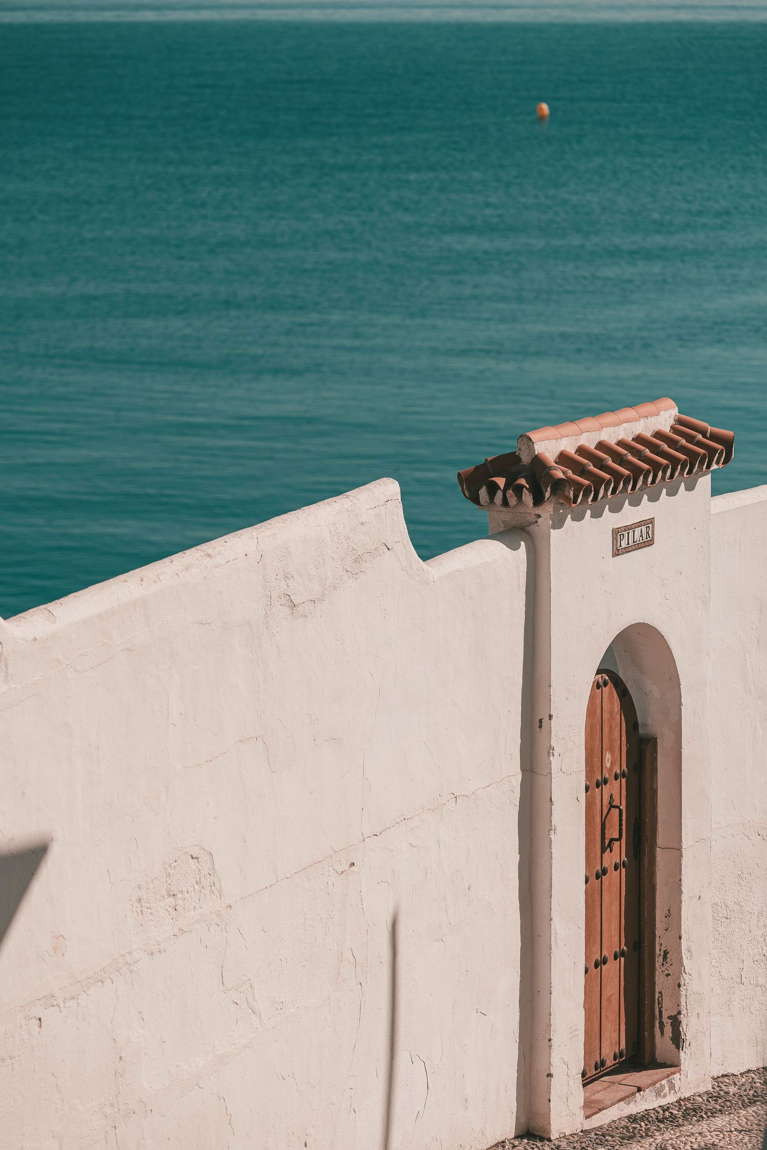 Fotografía de hotel de lujo y diseño interior moderno en la Costa del Sol, Nerja, Málaga, capturada por el fotógrafo Robert Centurion.