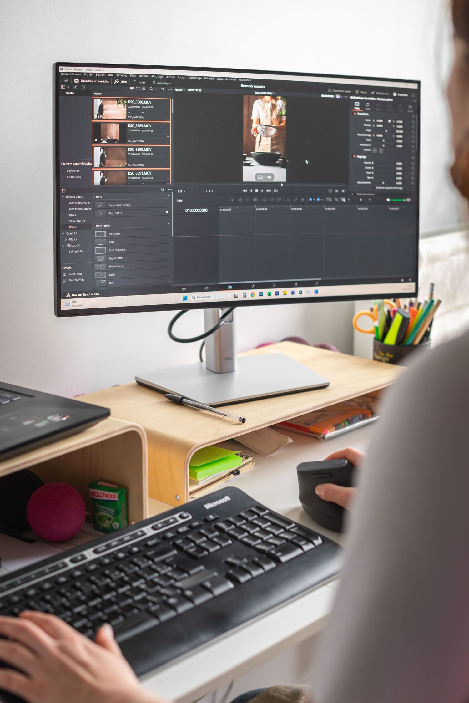 La post-production d'un shooting photo ou tournage vidéo. Je suis Mélanie Rousselle, styliste, photographe et vidéaste culinaire à Paris.