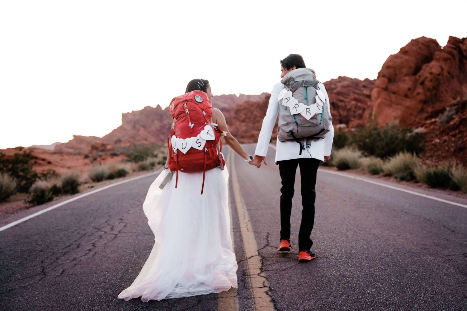 A little white chapel las vegas elopement photographer.