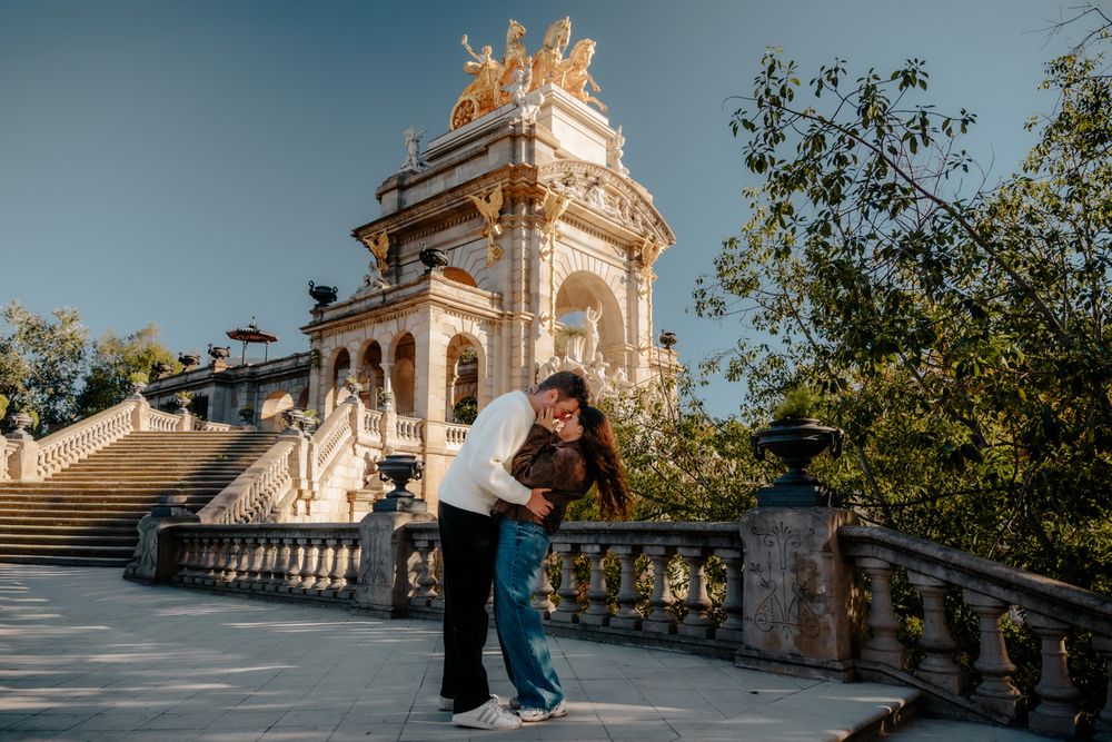 Morning light engagement session Ciutadella Park BarcelonaLoversPH