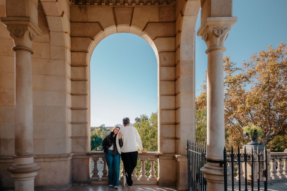 Autumn leaves romantic engagement photos Barcelona BarcelonaLoversPH