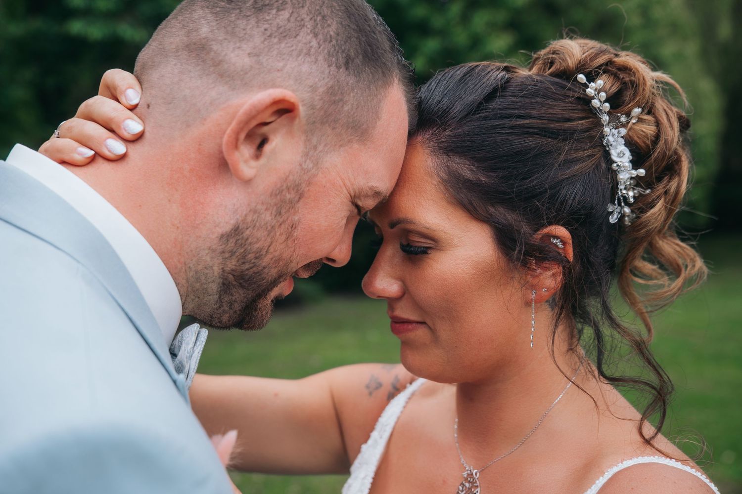 Photo de couple de mariés lors d’un mariage